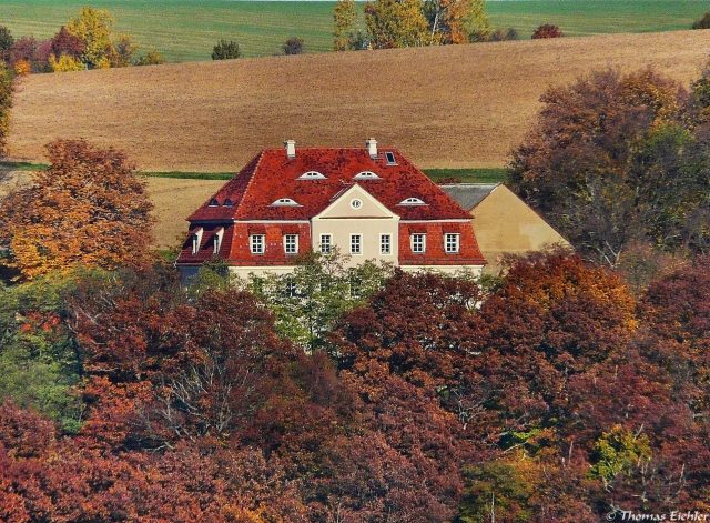 Troischau Manor