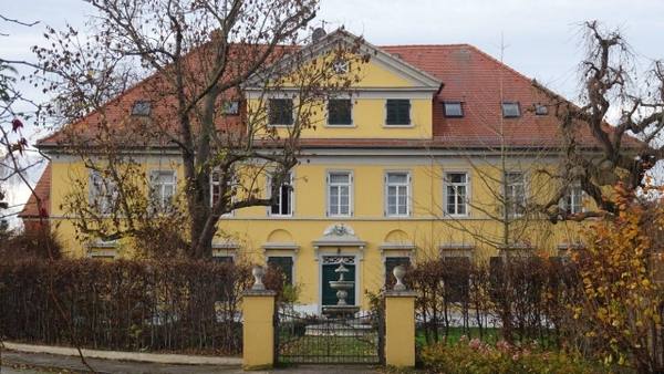 Großjena Manor