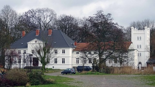 Bröllin Manor