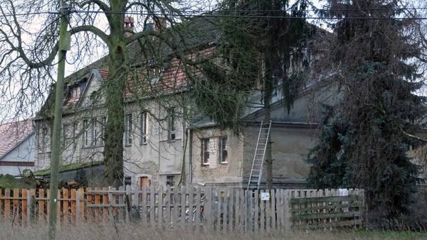Buskow Manor