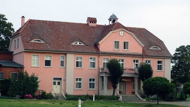 Criewen Manor