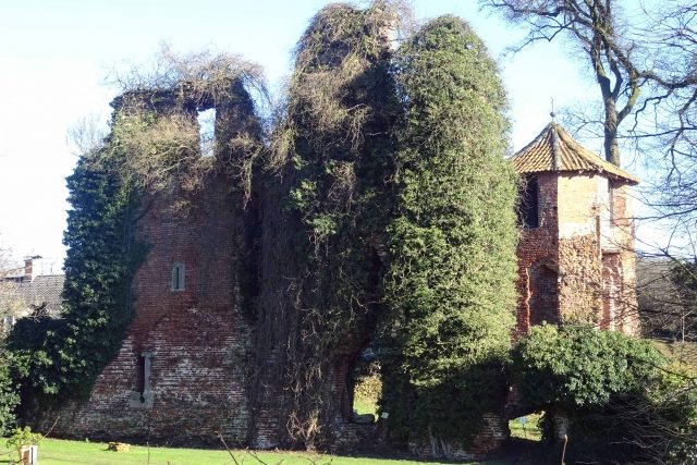 Lage Castle