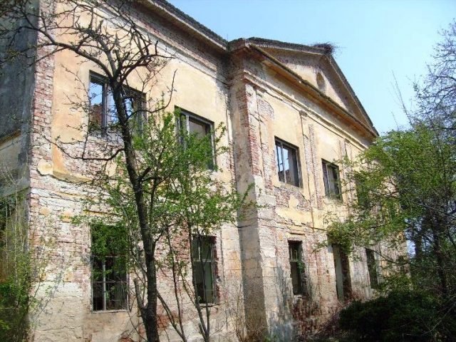 Gudenus Manor