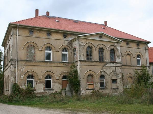Saritsch Manor