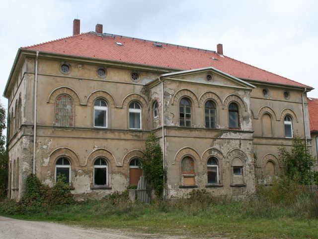 Saritsch Manor