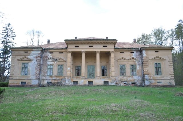 Konopi Castle