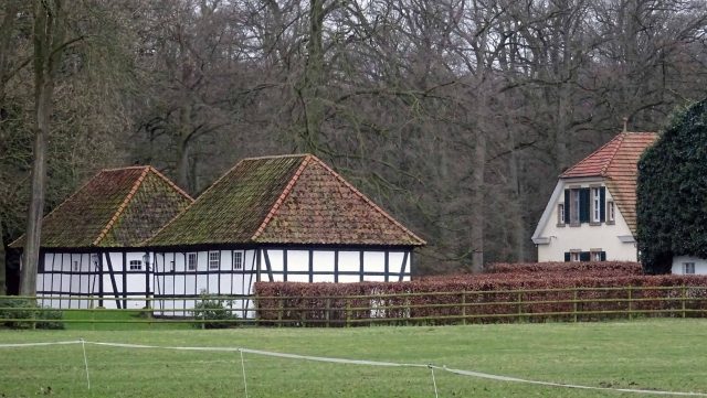 Grumsmühlen Manor