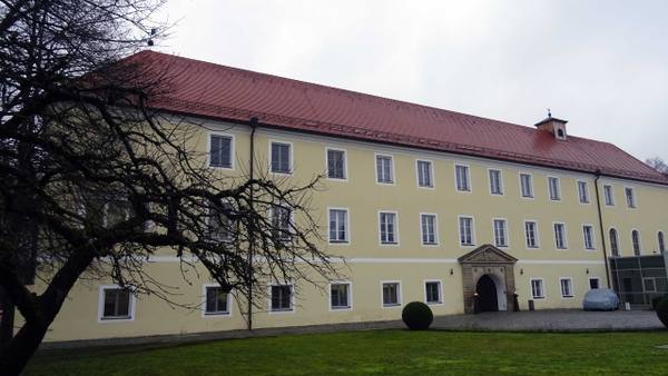 Niederhatzkofen Castle