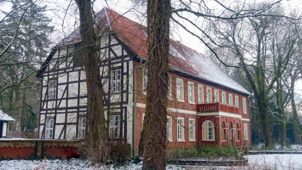 Syke Manor