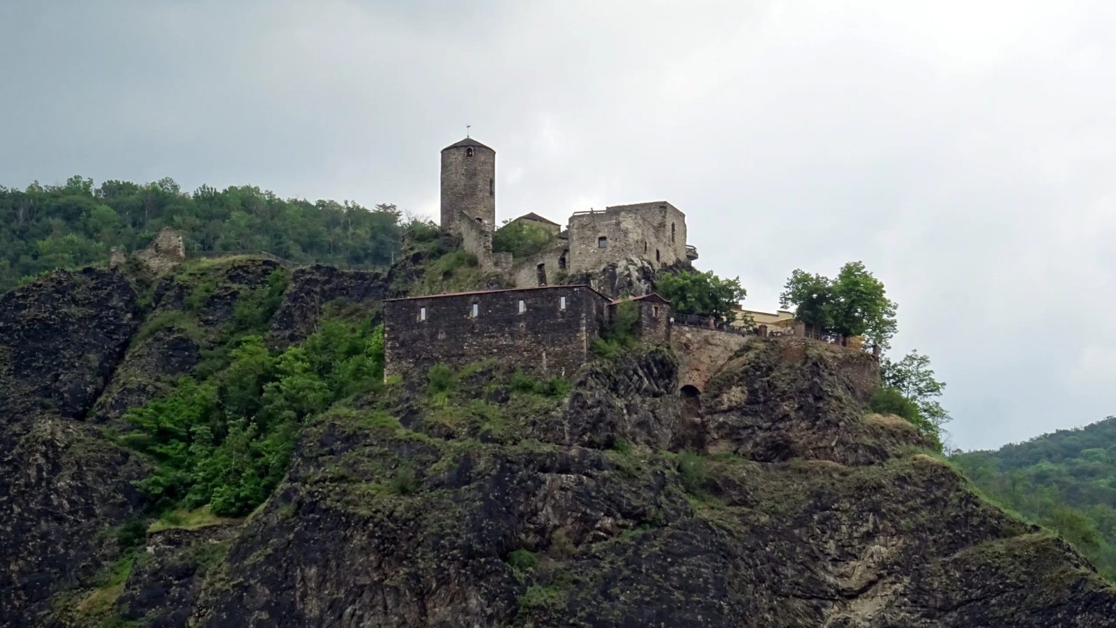 Střekov Castle