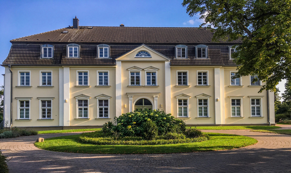 Gutshaus Hütten