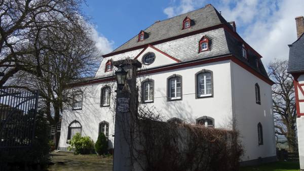 Stiftsherrenhaus Manor