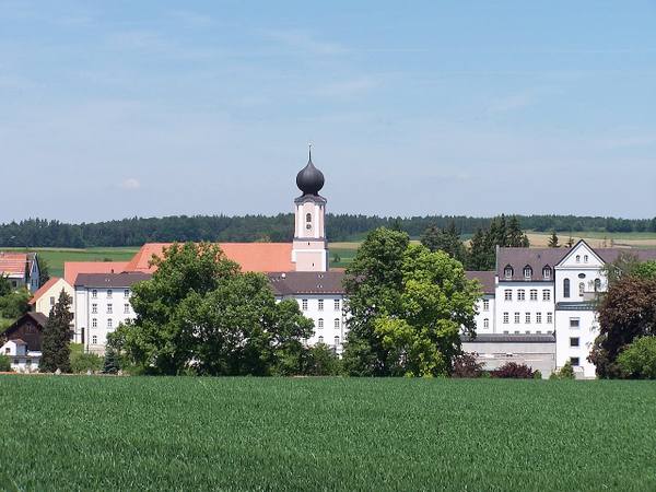 Kloster der Salesianerinnen mit Schule