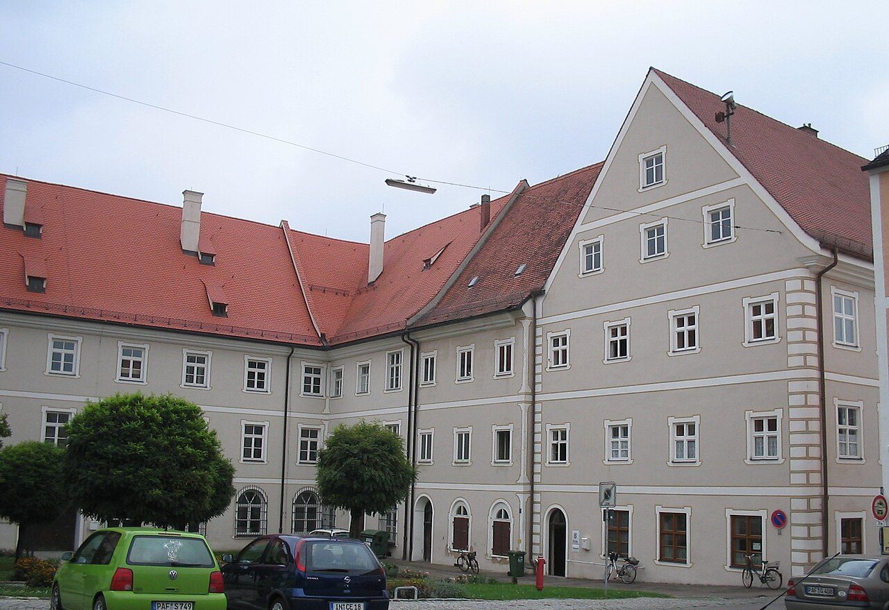 Ehemals Benediktinerinnenkloster, 1030 gestiftet, 1803 aufgehoben