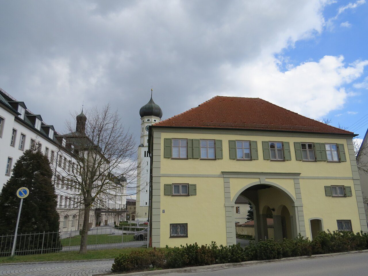 Torhaus des ehemaligen Klosters