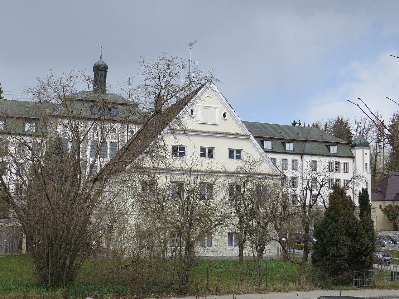 Ehemaliges Hospitium des Klosters, jetzt Wohn- und Geschäftshaus