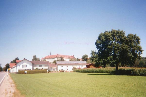 Ehemaliges Schloss Zangberg, seit 1862 Kloster St. Joseph der Salesianerinnen