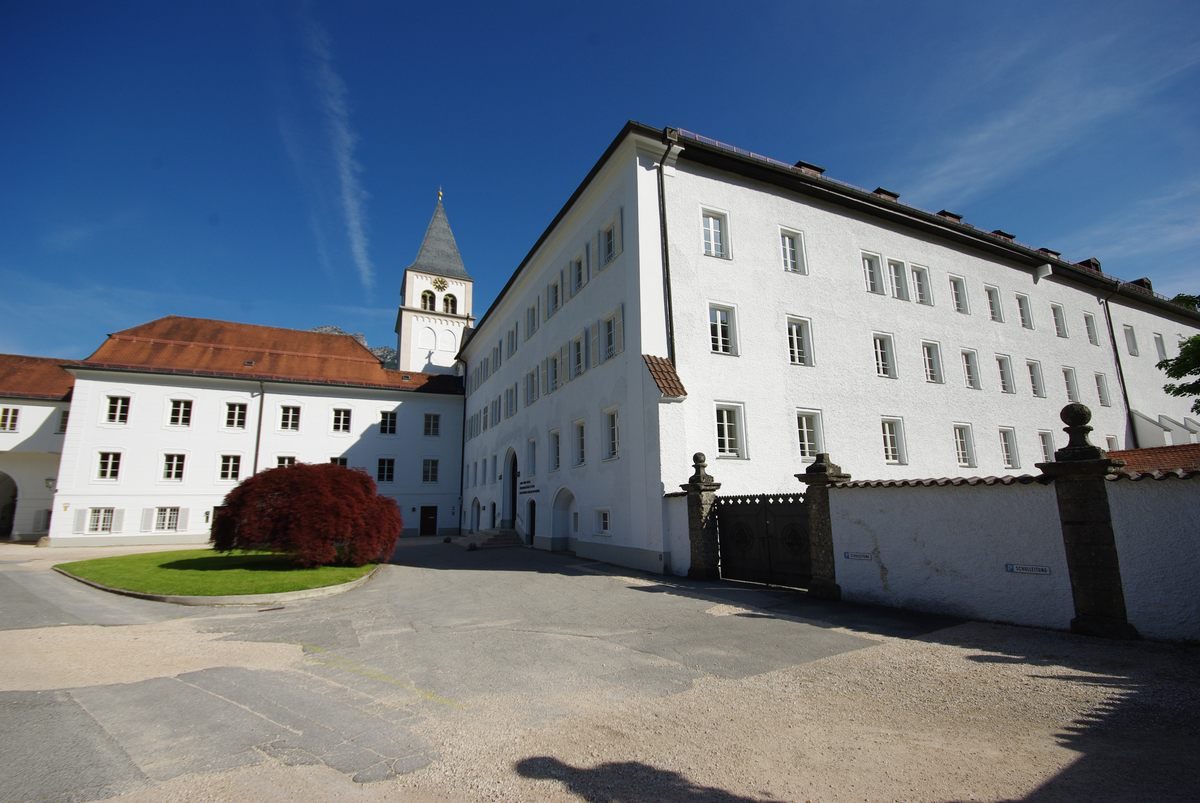 Stiftsgebäude des ehemaligen Kloster St. Zeno, seit 1852 Institut der Englischen Fräulein