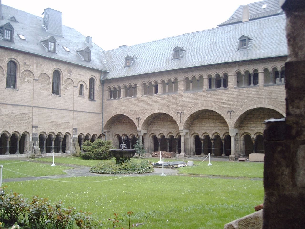 Kollegiatstift St. Cassius,