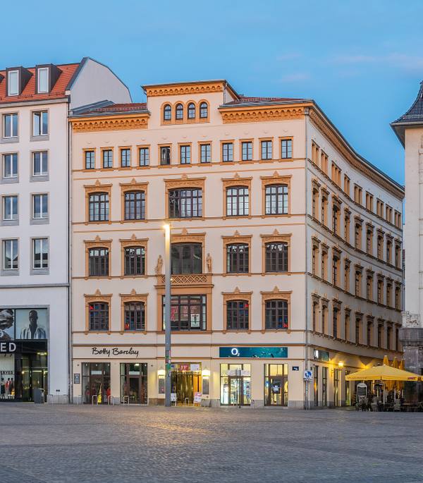 Wohn- und Geschäftshaus Markt 10; 10a; 10b; 10c