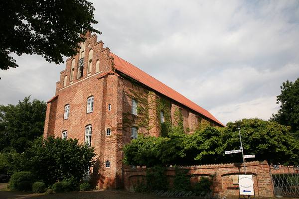 Kloster: ehem. Refektorium (Südflügel)