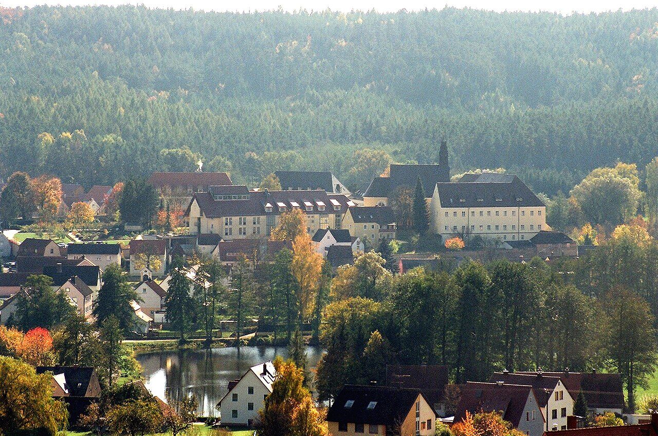 Ehemaliges Augustinerchorfrauenstiftm jetzt franziskanisches Frauenkloster