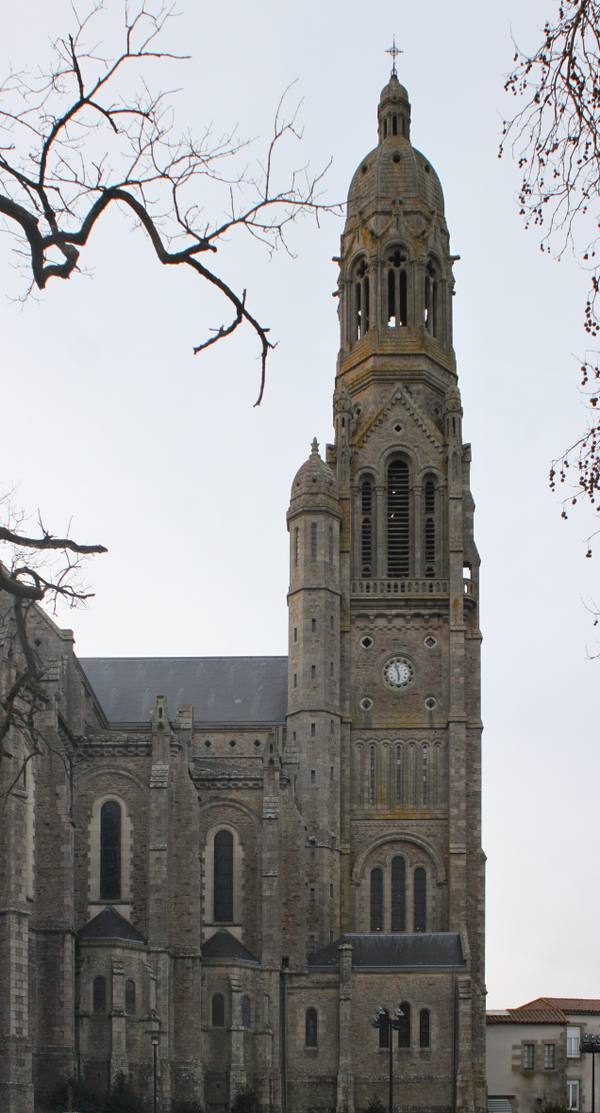 Basilique St. Louis de Montfort