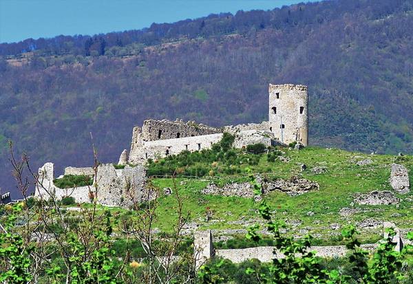Castello di Avella