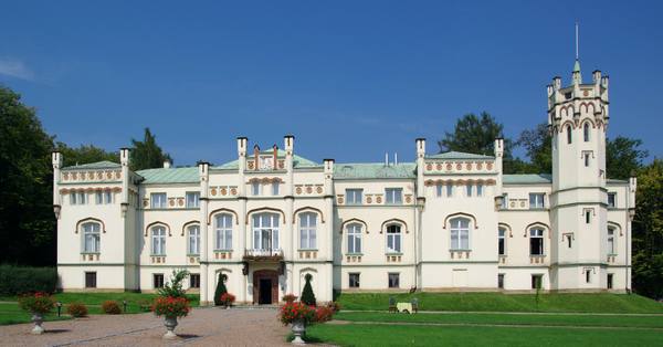 Paszkówka Castle
