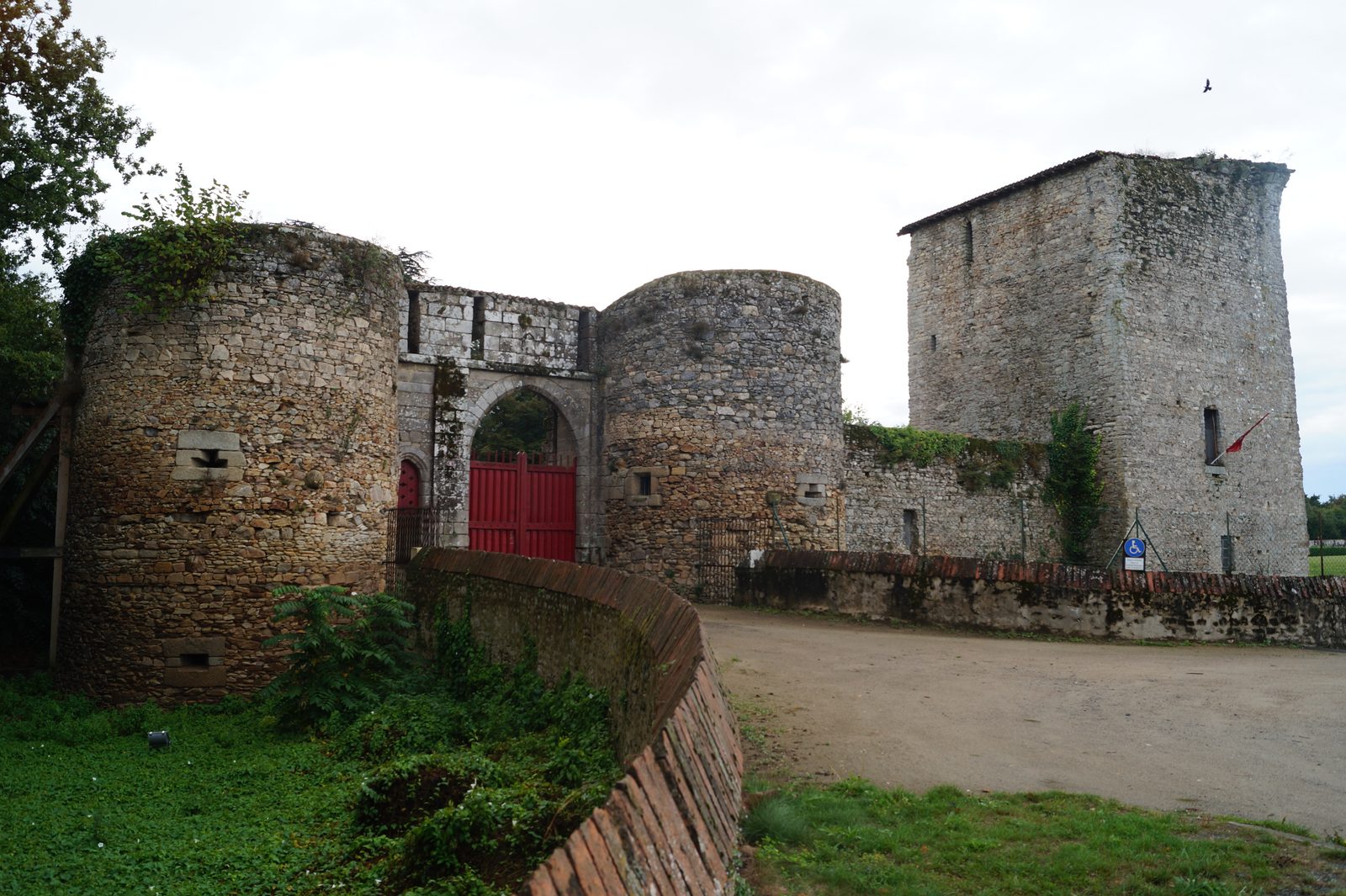 Vieux-château des Essarts