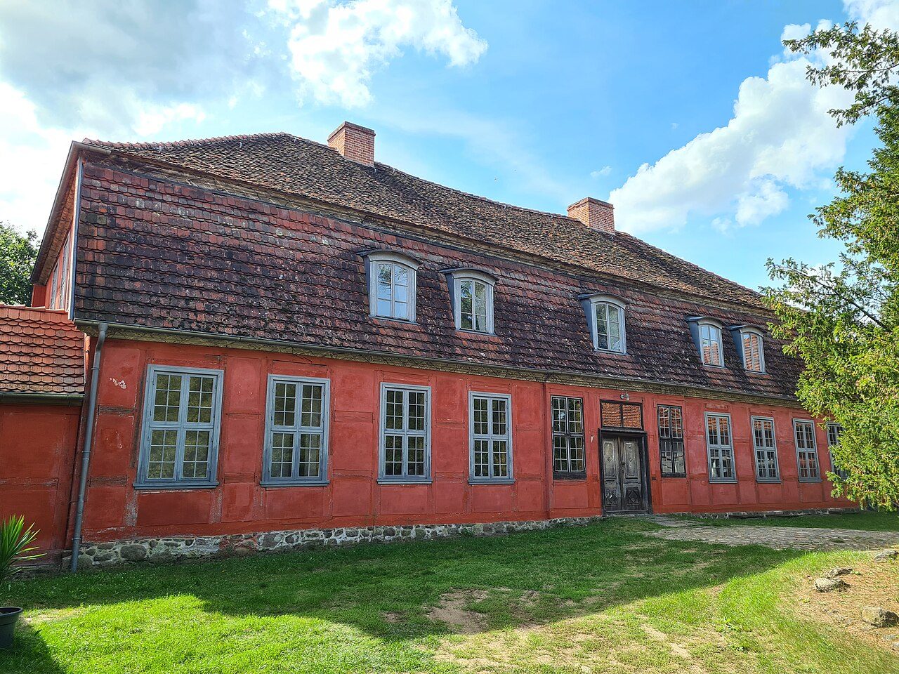 Heinrichsruh Manor