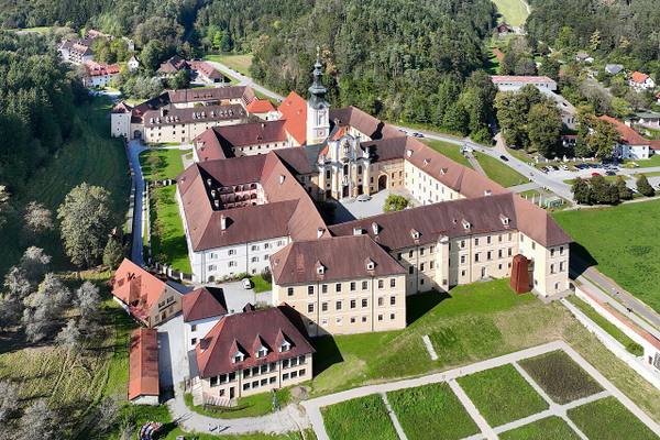 Rein Abbey