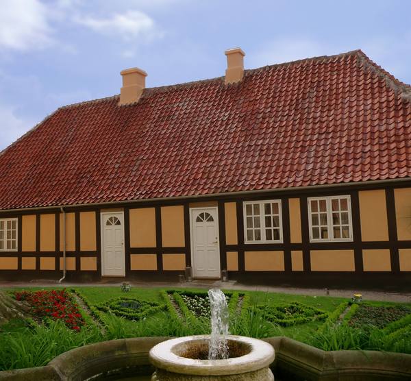 Skrøbelev Manor