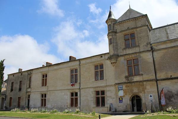 Château de Coulonges-sur-l'Autize