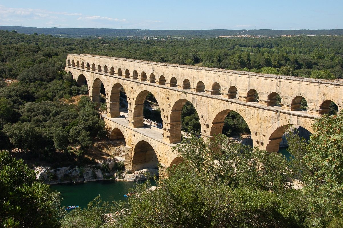 Roman aqueduct of Nîmes