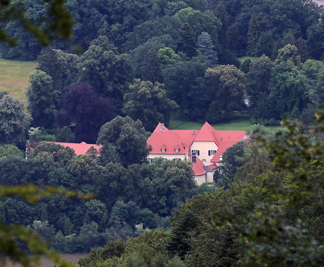 Neu-Pfannberg Castle